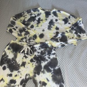 Yellow and grey tie dye sweatpant and sweatshirt set. Garage brand. Size small